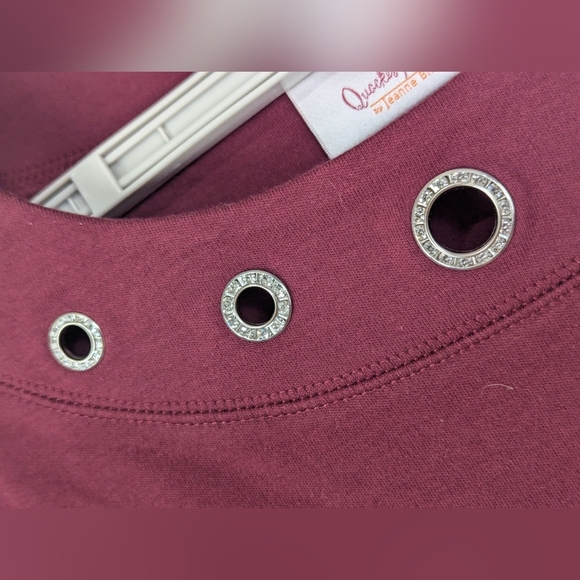 Quacker Factory 1X Rhinestone Studded Grommets Burgundy - Picture 6 of 11